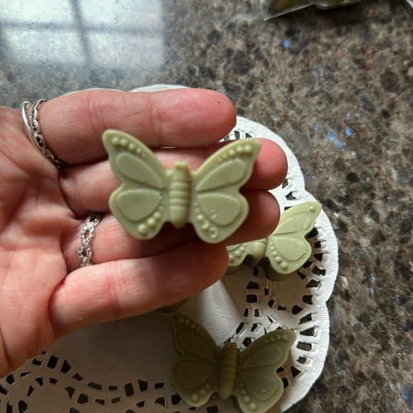 Wax Melts - Butterfly Scented Candle Wax Melts - Sage Scent - Hand Poured - Picture 2 of 4